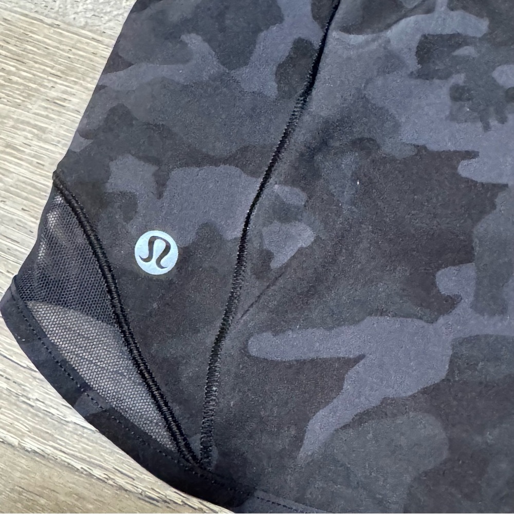 Lululemon hotty hot shorts camo 6 - Picture 3 of 5